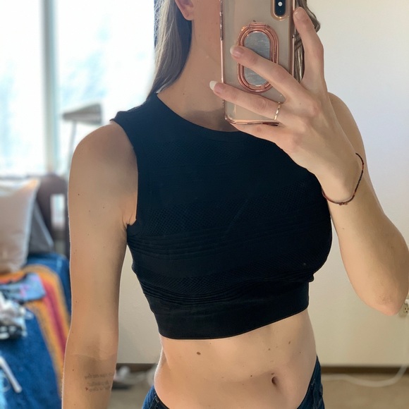 Fabletics crop top - Picture 1 of 10